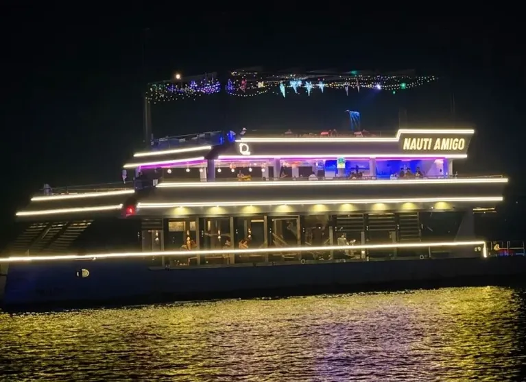Luxury Family Dinner Cruise Goa Fastrental