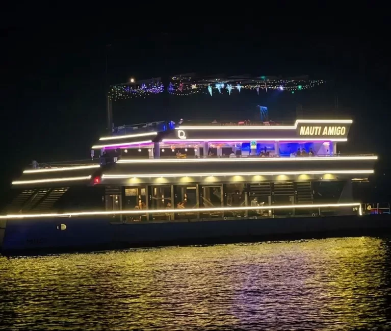 Luxury Dinner Cruise – Nauti Amigo